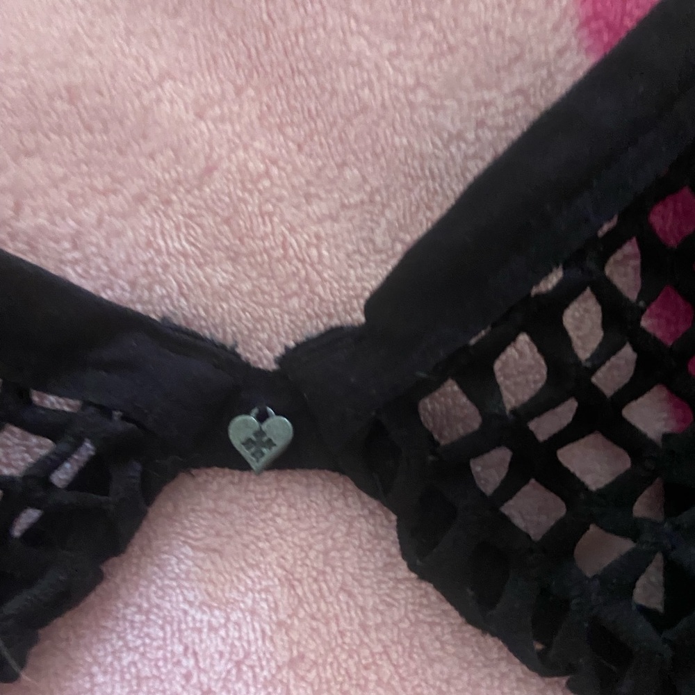 🖤BLACK HEART🖤 FISHNET BRA - Picture 2 of 2